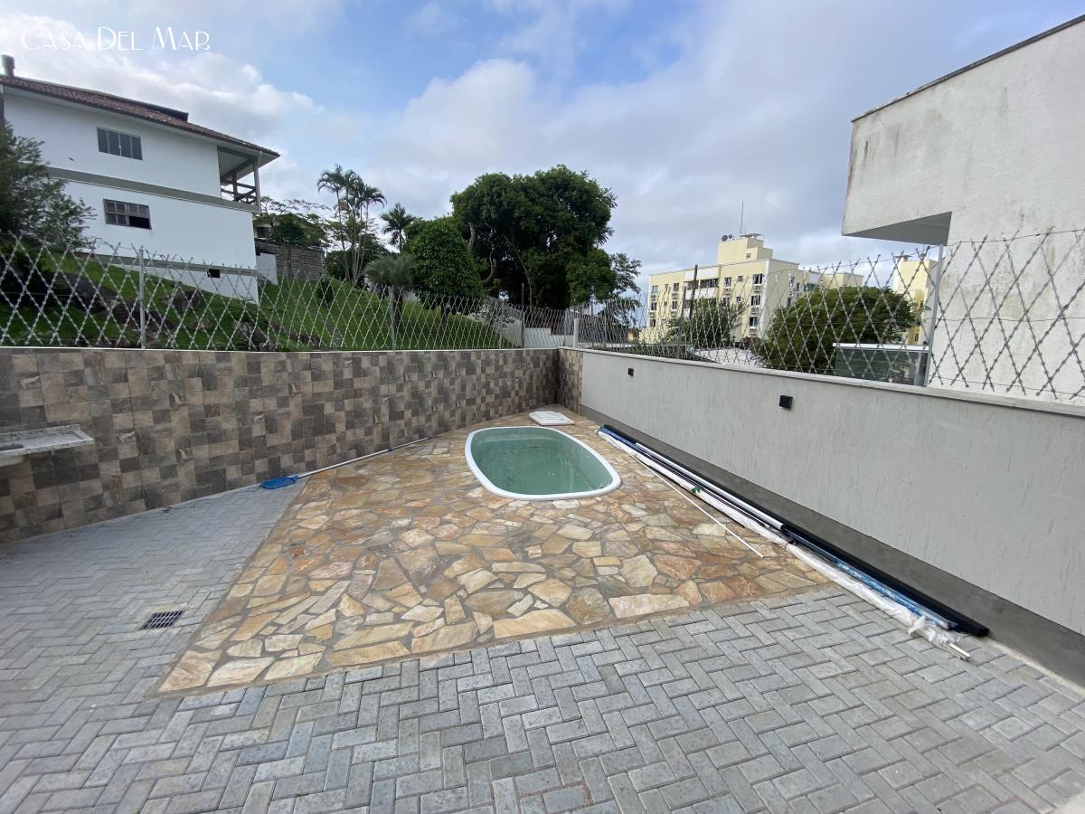 Casa de 3 quartos, 220m² no bairro Córrego Grande, em Florianópolis | Eu Corretor